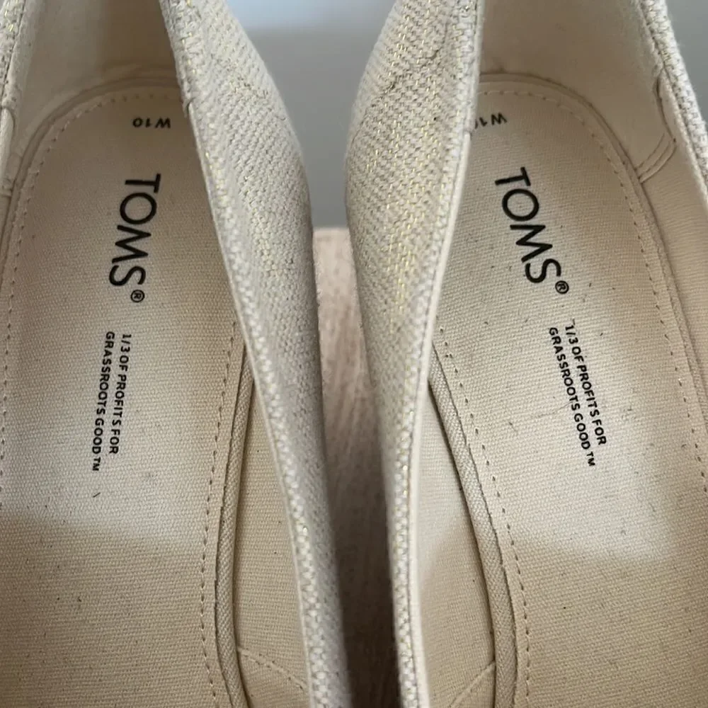 TOMS Michele slip on Espadrille Wedge Pump, Gold Metallic, Open toe, 10,‎ NWOB